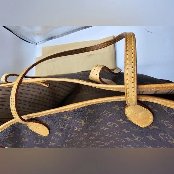 Louis Vuitton Neverfull GM - Picture 8 of 16